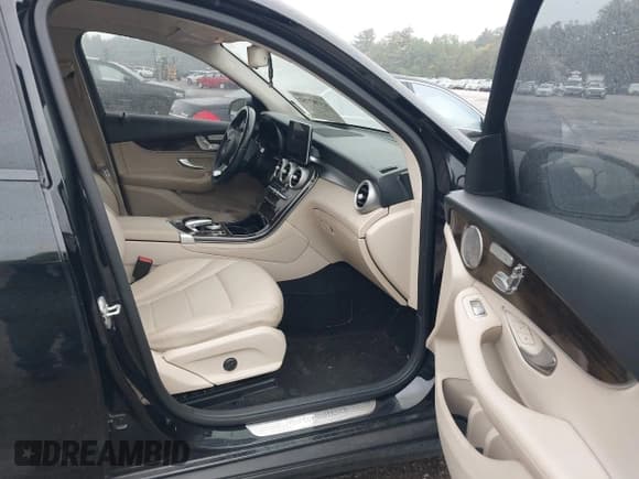 ✅ 2016 Mercedes-Benz GLC 300 • VIN: WDC0G4KB2GF007664 • Лот: 43287752. Опубликован ранее на IAAI с пробегом 114 782 миль. Бесплатный доступ к архиву аукционных продаж из США и подробный отчёт об истории автомобиля на DreamBid. Изображение 5.