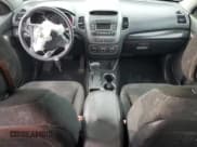 ✅ 2014 Kia Sorento LX • VIN: 5XYKTDA69EG428127 • Лот: 89718395. Опубликован ранее на Copart с пробегом 187 007 миль. Бесплатный доступ к архиву аукционных продаж из США и подробный отчёт об истории автомобиля на DreamBid. Изображение 8.