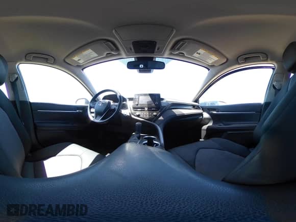 2021 Toyota Camry LE z VIN 4T1R11BK5MU025785, wystawiony jako IAAI lot #42301558 z przebiegiem 47 494 mil mil oraz . Historia ofert i sprzedaży dostępna na DreamBid. Obrazek 18.