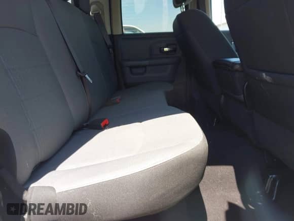 2024 Ram 1500 SLT z VIN 1C6RR7GG5RS157721, wystawiony jako IAAI lot #42962151 z przebiegiem 32 017 mil mil oraz . Historia ofert i sprzedaży dostępna na DreamBid. Obrazek 8.