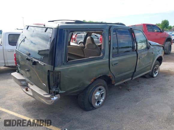 ✅ 2000 Ford Expedition Eddie Bauer • VIN: 1FMPU18L5YLC36320 • Lot: 42355865. Listed on IAAI with 221,787 mi. Free auction sales archive from the USA and detailed vehicle history report at DreamBid. Image 4.