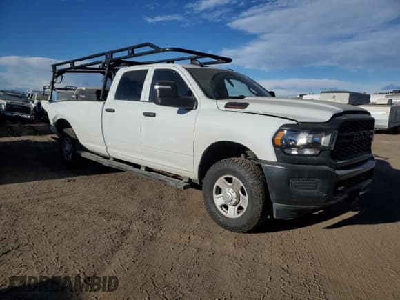 ✅ 2024 Ram 2500 Tradesman • VIN: 3C6UR5HJ5RG131619 • Lot: 92401865. Listed on Copart with 32,774 mi. Free auction sales archive from the USA and detailed vehicle history report at DreamBid. Image 4.