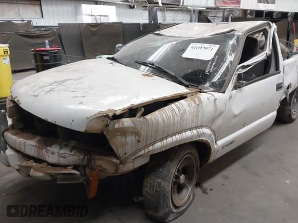 ✅ 1999 Chevrolet S-10 • VIN: 1GCCS1446X8136946 • Лот: 41697071. Опубликован ранее на IAAI с пробегом 167 277 миль. Бесплатный доступ к архиву аукционных продаж из США и подробный отчёт об истории автомобиля на DreamBid. Изображение 6.