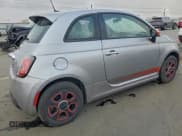 ✅ 2018 FIAT 500e • VIN: 3C3CFFGE3JT369329 • Lot: 94040425. Wystawiony na Copart z przebiegiem 53 262 mil. Bezpłatny archiwum sprzedaży aukcyjnych z USA i szczegółowy raport historii pojazdu na DreamBid. Zdjęcie 3.
