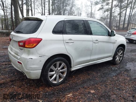 ✅ 2012 Mitsubishi Outlander SE • VIN: JA4AP4AU3CZ001985 • Lot: 43893165. Listed on IAAI with 147,803 mi. Free auction sales archive from the USA and detailed vehicle history report at DreamBid. Image 4.