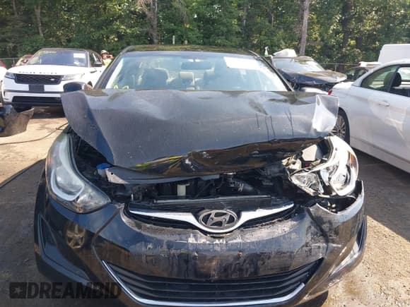 ✅ 2016 Hyundai Elantra SE • VIN: 5NPDH4AE1GH668592 • Lot: 42849781. Listed on IAAI with 121,250 mi. Free auction sales archive from the USA and detailed vehicle history report at DreamBid. Image 12.