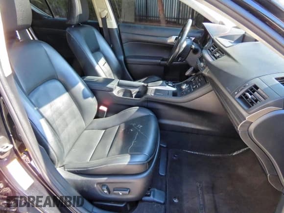 ✅ 2015 Lexus CT 200h • VIN: JTHKD5BH5F2216712 • Lot: 95069345. Wystawiony na Copart z przebiegiem 120 991 mil. Bezpłatny archiwum sprzedaży aukcyjnych z USA i szczegółowy raport historii pojazdu na DreamBid. Zdjęcie 5.