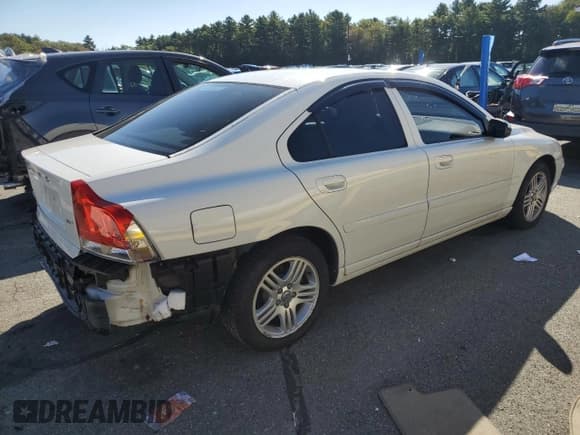 ✅ 2009 Volvo S60 2.5T • VIN: YV1RS592492738799 • Lot: 81874995. Listed on Copart with 175,872 mi. Free auction sales archive from the USA and detailed vehicle history report at DreamBid. Image 3.