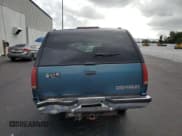 ✅ 1994 Chevrolet Suburban • VIN: 1GNFK16KXRJ424318 • Lot: 90022145. Wystawiony na Copart z przebiegiem 289 678 mil. Bezpłatny archiwum sprzedaży aukcyjnych z USA i szczegółowy raport historii pojazdu na DreamBid. Zdjęcie 6.