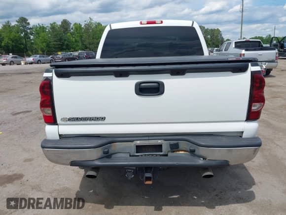 2006 Chevrolet Silverado 1500 LT1 with VIN 2GCEK13Z861338517, listed as a IAAI auction lot 42177361 with 263,456 mi miles and . Bid and sale history available at DreamBid. Image 16.