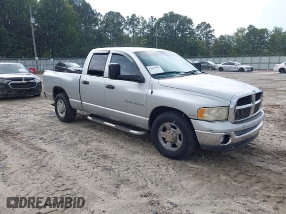 ✅ 2004 Dodge 2500 ST • VIN: 3D7KA28D24G192313 • Lot: 43074955. Wystawiony na IAAI z przebiegiem 214 468 mil. Bezpłatny archiwum sprzedaży aukcyjnych z USA i szczegółowy raport historii pojazdu na DreamBid. Zdjęcie 1.