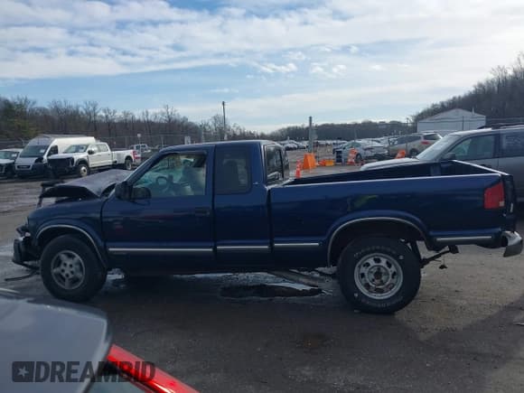✅ 1999 Chevrolet S-10 LS • VIN: 1GCDT19W6X8174415 • Лот: 41099912. Опубликован ранее на IAAI с пробегом 127 943 миль. Бесплатный доступ к архиву аукционных продаж из США и подробный отчёт об истории автомобиля на DreamBid. Изображение 14.