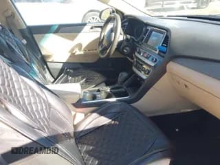 ✅ 2018 Hyundai Sonata SE • VIN: 5NPE24AF9JH624538 • Лот: 43584783. Опубликован ранее на IAAI с пробегом 203 808 миль. Бесплатный доступ к архиву аукционных продаж из США и подробный отчёт об истории автомобиля на DreamBid. Изображение 5.