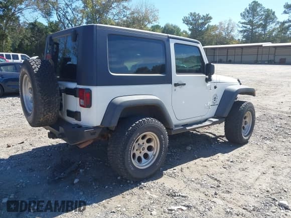 ✅ 2007 Jeep Wrangler X • VIN: 1J4FA24197L110599 • Лот: 43376519. Опубликован ранее на IAAI с пробегом 142 286 миль. Бесплатный доступ к архиву аукционных продаж из США и подробный отчёт об истории автомобиля на DreamBid. Изображение 4.