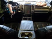 ✅ 2017 Ford F-350 Platinum • VIN: 1FT8W3BT0HED09119 • Lot: 89123445. Wystawiony na Copart z przebiegiem 120 230 mil. Bezpłatny archiwum sprzedaży aukcyjnych z USA i szczegółowy raport historii pojazdu na DreamBid. Zdjęcie 8.