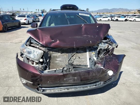 ✅ 2013 Toyota Highlander SE • VIN: 5TDZK3EH4DS106763 • Лот: 85953415. Опубликован ранее на Copart с пробегом 157 038 миль. Бесплатный доступ к архиву аукционных продаж из США и подробный отчёт об истории автомобиля на DreamBid. Изображение 5.