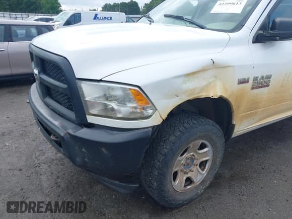 ✅ 2016 Ram 2500 Tradesman • VIN: 3C7WR5HT1GG183137 • Lot: 42399613. Wystawiony na IAAI z przebiegiem 97 975 mil. Bezpłatny archiwum sprzedaży aukcyjnych z USA i szczegółowy raport historii pojazdu na DreamBid. Zdjęcie 6.