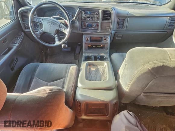 ✅ 2004 Chevrolet Silverado 1500 Z71 • VIN: 2GCEK19T741107768 • Лот: 94147185. Опубликован ранее на Copart с пробегом Не указан. Бесплатный доступ к архиву аукционных продаж из США и подробный отчёт об истории автомобиля на DreamBid. Изображение 8.