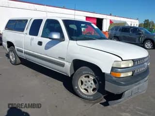 ✅ 2002 Chevrolet Silverado 1500 LS • VIN: 2GCEC19V721217537 • Лот: 43465243. Опубликован ранее на IAAI с пробегом 210 767 миль. Бесплатный доступ к архиву аукционных продаж из США и подробный отчёт об истории автомобиля на DreamBid. Изображение 1.