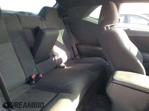 ✅ 2022 Dodge Challenger SXT • VIN: 2C3CDZAG0NH144608 • Lot: 92120125. Wystawiony na Copart z przebiegiem 26 688 mil. Bezpłatny archiwum sprzedaży aukcyjnych z USA i szczegółowy raport historii pojazdu na DreamBid. Zdjęcie 10.