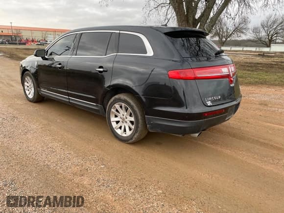 ✅ 2015 Lincoln MKT • VIN: 2LMHJ5NK9FBL03910 • Lot: 75082954. Wystawiony na Copart z przebiegiem 186 466 mil. Bezpłatny archiwum sprzedaży aukcyjnych z USA i szczegółowy raport historii pojazdu na DreamBid. Zdjęcie 3.