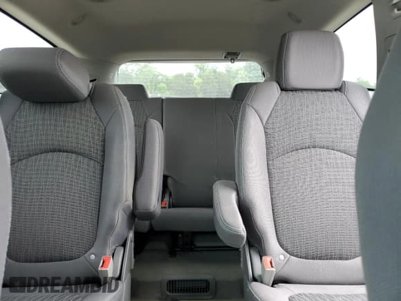 ✅ 2016 Chevrolet Traverse LT • VIN: 1GNKRHKD7GJ215335 • Lot: 55073004. Wystawiony na Copart z przebiegiem 133 823 mil. Bezpłatny archiwum sprzedaży aukcyjnych z USA i szczegółowy raport historii pojazdu na DreamBid. Zdjęcie 10.