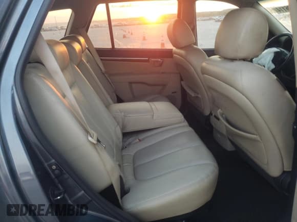 ✅ 2008 Hyundai Santa Fe SE • VIN: 5NMSH13E98H142342 • Lot: 75706114. Listed on Copart with 235,105 mi. Free auction sales archive from the USA and detailed vehicle history report at DreamBid. Image 11.