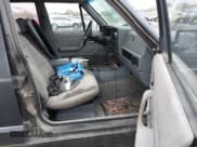 ✅ 1992 Jeep Cherokee • VIN: 1J4FJ88S5NL217605 • Lot: 43833076. Listed on IAAI with 226,997 mi. Free auction sales archive from the USA and detailed vehicle history report at DreamBid. Image 5.