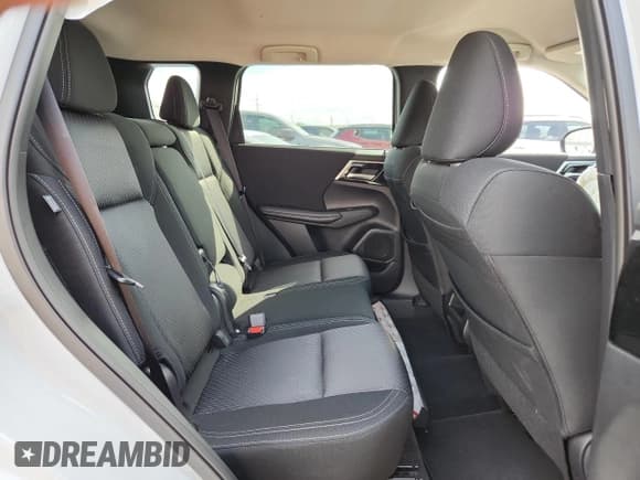 ✅ 2024 Mitsubishi Outlander ES • VIN: JA4J4UA88RZ090327 • Lot: 86256925. Listed on Copart with 6,892 mi. Free auction sales archive from the USA and detailed vehicle history report at DreamBid. Image 11.