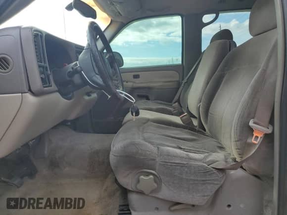 2000 Chevrolet Suburban LS с VIN 3GNEC16TXYG174192, выставлен на аукционе Copart как лот 81283754 с пробегом 329 595 миль миль и Списание • Salvage title. История ставок и продаж доступна на DreamBid. Изображение 7.