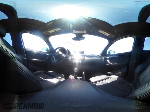 ✅ 2022 BMW X2 sDrive28i • VIN: WBXYH9C09N5U13494 • Lot: 42535094. Wystawiony na IAAI z przebiegiem 78 352 mil. Bezpłatny archiwum sprzedaży aukcyjnych z USA i szczegółowy raport historii pojazdu na DreamBid. Zdjęcie 18.