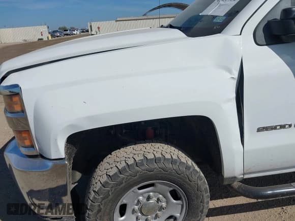 ✅ 2015 Chevrolet Silverado 2500HD LT • VIN: 1GC1KVEGXFF144288 • Лот: 42835732. Опубликован ранее на IAAI с пробегом 183 723 миль. Бесплатный доступ к архиву аукционных продаж из США и подробный отчёт об истории автомобиля на DreamBid. Изображение 17.