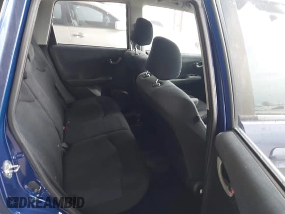 ✅ 2010 Honda Fit Sport • VIN: JHMGE8H42AS011172 • Lot: 43858826. Wystawiony na IAAI z przebiegiem 180 816 mil. Bezpłatny archiwum sprzedaży aukcyjnych z USA i szczegółowy raport historii pojazdu na DreamBid. Zdjęcie 8.