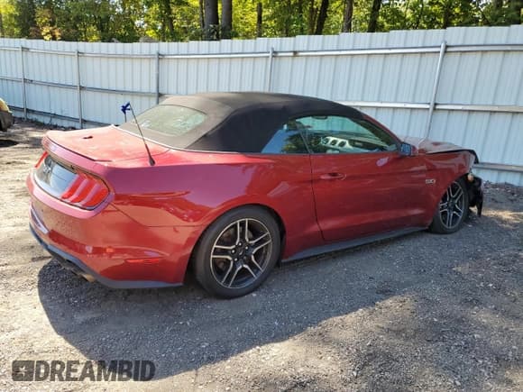 ✅ 2019 Ford Mustang GT Premium • VIN: 1FATP8FF3K5204869 • Lot: 69655355. Wystawiony na Copart z przebiegiem 85 642 mil. Bezpłatny archiwum sprzedaży aukcyjnych z USA i szczegółowy raport historii pojazdu na DreamBid. Zdjęcie 3.