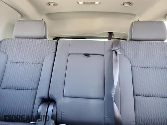 ✅ 2017 Chevrolet Tahoe LS • VIN: 1GNSCAKC3HR220311 • Lot: 81890065. Wystawiony na Copart z przebiegiem 151 101 mil. Bezpłatny archiwum sprzedaży aukcyjnych z USA i szczegółowy raport historii pojazdu na DreamBid. Zdjęcie 10.