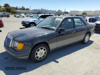 ✅ 1992 Mercedes-Benz 400 E • VIN: WDBEA34E1NB814047 • Лот: 66053665. Опубликован ранее на Copart с пробегом 245 741 миль. Бесплатный доступ к архиву аукционных продаж из США и подробный отчёт об истории автомобиля на DreamBid. Изображение 1.