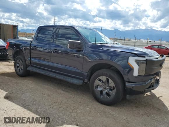 ✅ 2024 Ford F-150 Lightning XLT • VIN: 1FTVW3LK2RWG09622 • Lot: 70783605. Listed on Copart with 7,861 mi. Free auction sales archive from the USA and detailed vehicle history report at DreamBid. Image 4.