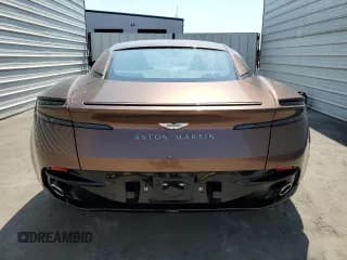 ✅ 2024 Aston Martin DB12 • VIN: SCFRMFFW3RGL12944 • Lot: 61053374. Wystawiony na Copart z przebiegiem 472 mil. Bezpłatny archiwum sprzedaży aukcyjnych z USA i szczegółowy raport historii pojazdu na DreamBid. Zdjęcie 6.
