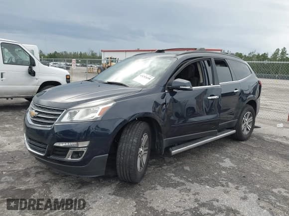 ✅ 2017 Chevrolet Traverse LT • VIN: 1GNKRGKD5HJ162145 • Lot: 43252658. Wystawiony na IAAI z przebiegiem 99 411 mil. Bezpłatny archiwum sprzedaży aukcyjnych z USA i szczegółowy raport historii pojazdu na DreamBid. Zdjęcie 2.
