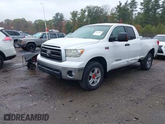 ✅ 2010 Toyota Tundra • VIN: 5TFUY5F11AX099735 • Lot: 43416813. Wystawiony na IAAI z przebiegiem 177 101 mil. Bezpłatny archiwum sprzedaży aukcyjnych z USA i szczegółowy raport historii pojazdu na DreamBid. Zdjęcie 2.