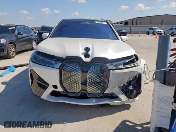 ✅ 2025 BMW iX xDrive50 • VIN: WB523CF07SCU70631 • Лот: 84209425. Опубликован ранее на Copart с пробегом 3 791 миль. Бесплатный доступ к архиву аукционных продаж из США и подробный отчёт об истории автомобиля на DreamBid. Изображение 5.