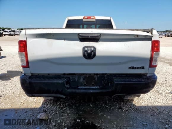 ✅ 2023 Ram 2500 Tradesman • VIN: 3C6UR5HJ4PG606562 • Lot: 64797515. Wystawiony na Copart z przebiegiem 101 739 mil. Bezpłatny archiwum sprzedaży aukcyjnych z USA i szczegółowy raport historii pojazdu na DreamBid. Zdjęcie 6.
