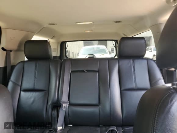 ✅ 2012 Chevrolet Suburban LT • VIN: 1GNSKJE77CR167767 • Lot: 69171984. Wystawiony na Copart z przebiegiem 164 460 mil. Bezpłatny archiwum sprzedaży aukcyjnych z USA i szczegółowy raport historii pojazdu na DreamBid. Zdjęcie 10.