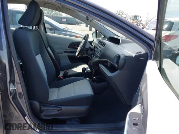 ✅ 2013 Toyota Prius Two • VIN: JTDKDTB31D1038651 • Lot: 43231800. Listed on IAAI with 378,963 mi. Free auction sales archive from the USA and detailed vehicle history report at DreamBid. Image 5.