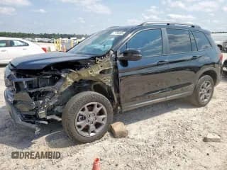 ✅ 2024 Honda Passport TrailSport • VIN: 5FNYF8H6XRB000224 • Lot: 71783685. Wystawiony na Copart z przebiegiem 43 937 mil. Bezpłatny archiwum sprzedaży aukcyjnych z USA i szczegółowy raport historii pojazdu na DreamBid. Zdjęcie 1.