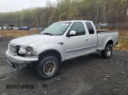 ✅ 1999 Ford F-150 XL • VIN: 1FTRX18L5XNB35835 • Lot: 52898645. Wystawiony na Copart z przebiegiem 218 637 mil. Bezpłatny archiwum sprzedaży aukcyjnych z USA i szczegółowy raport historii pojazdu na DreamBid. Zdjęcie 1.