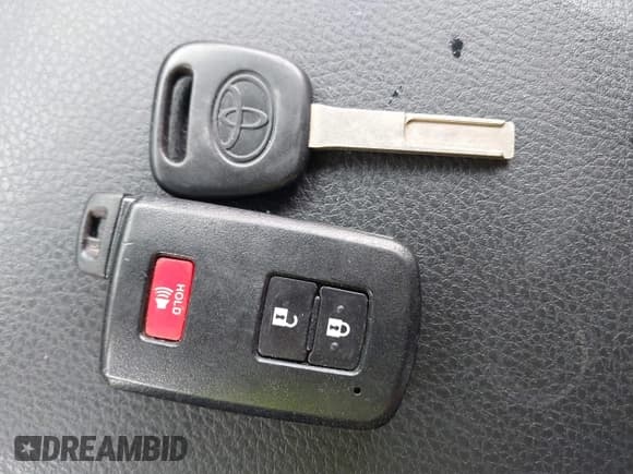 ✅ 2022 Toyota Tacoma SR • VIN: 3TYCZ5AN6NT062487 • Лот: 42591324. Опубликован ранее на IAAI с пробегом 61 129 миль. Бесплатный доступ к архиву аукционных продаж из США и подробный отчёт об истории автомобиля на DreamBid. Изображение 11.