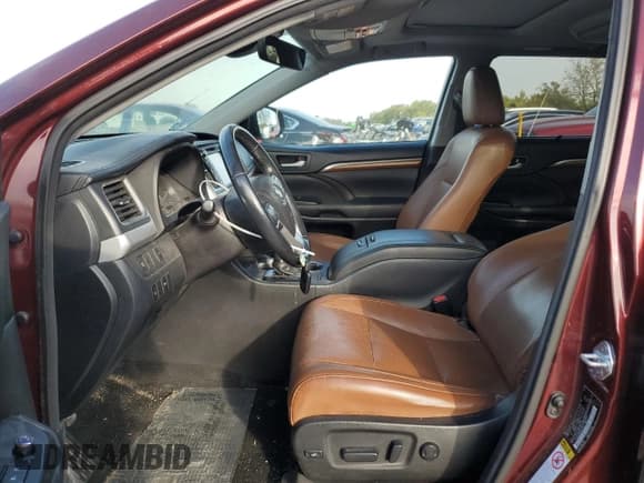 ✅ 2017 Toyota Highlander Hybrid Limited • VIN: 5TDDGRFH2HS021729 • Lot: 82463695. Listed on Copart with Not provided. Free auction sales archive from the USA and detailed vehicle history report at DreamBid. Image 7.