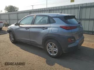 ✅ 2021 Hyundai Kona SE • VIN: KM8K12AA9MU645880 • Лот: 74723704. Опубликован ранее на Copart с пробегом 72 663 миль. Бесплатный доступ к архиву аукционных продаж из США и подробный отчёт об истории автомобиля на DreamBid. Изображение 2.