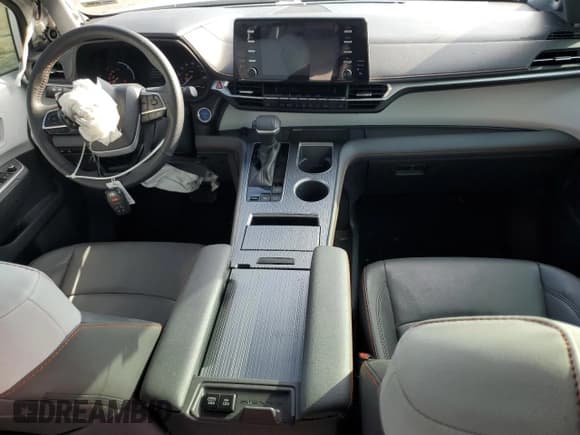 ✅ 2021 Toyota Sienna XSE • VIN: 5TDDSKFC0MS035679 • Lot: 65329995. Listed on Copart with 67,592 mi. Free auction sales archive from the USA and detailed vehicle history report at DreamBid. Image 8.